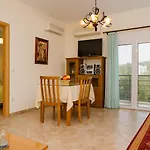 Cozy Flats In An Olive Grove By The Sandy Apartman Kánalos