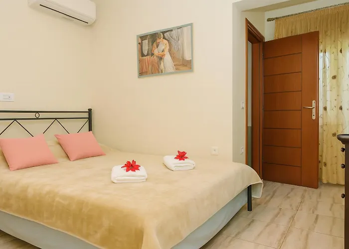 Cozy Flats In An Olive Grove By The Sandy * Kanalos